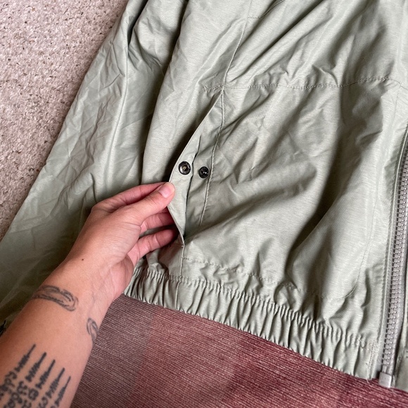 Columbia Light Green Cropped Wind Breaker Jacket - Picture 10 of 10